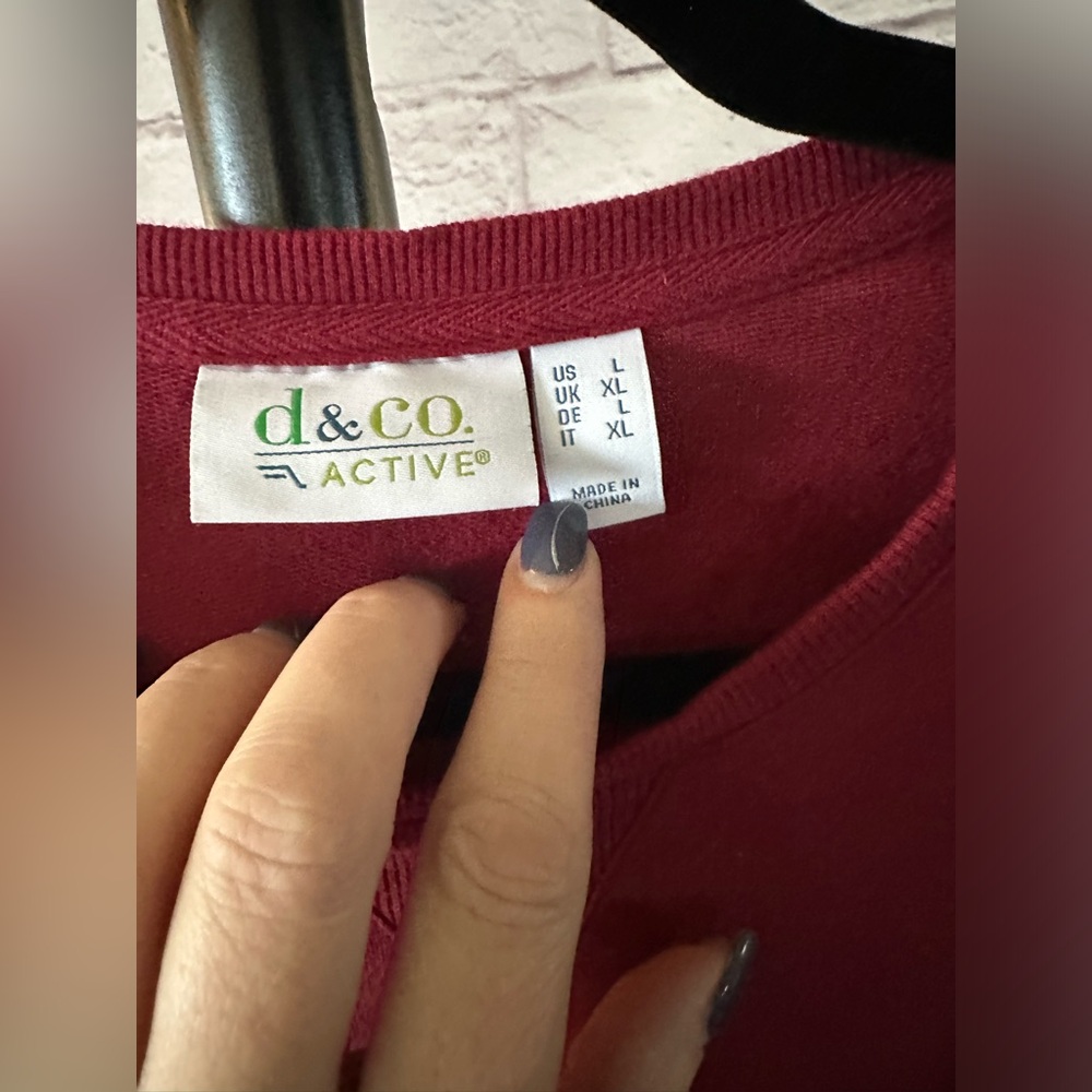 Sz L QVC D& Co sweatshirt!! Perfect for layering, warmth, and style. Super soft! - Picture 4 of 5